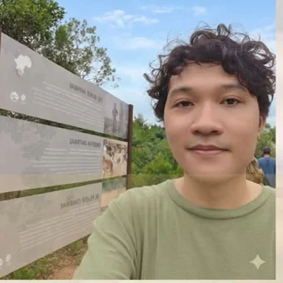 น้องบอส, INT Education Center student